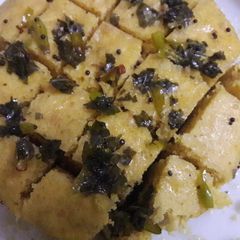 A picture of Besan dhokla.