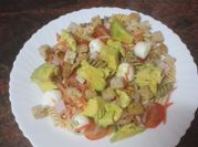 Una foto de brotes de soja con pasta