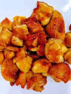 Hình của món Đùi gà chiên mắm.