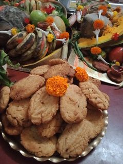 খাস্তা ঠেকুয়া (Khasta thekua recipe in Bengali) রেসিপির প্রধান ছবি