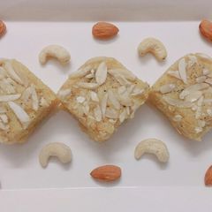 A picture of Malai Barfi.