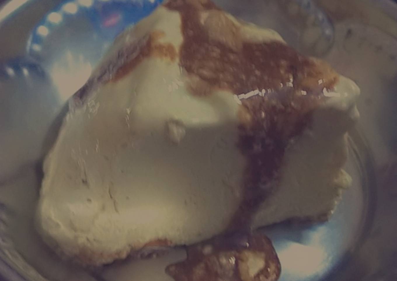 Homemade mango ice cream