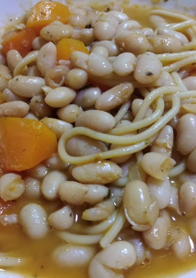 Una foto de Porotos con riendas