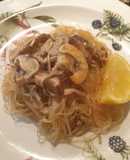 Vermicelli con gambas, gulas y setas shiitake