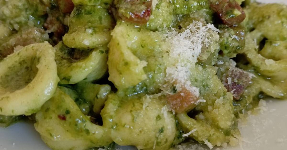 Ricetta Orecchiette pugliese con pesto di basilico e speck croccante di