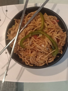 જૈન ચાંઉમિન(jain chowumain recipe in Gujarati) રેસીપી મુખ્ય ફોટો