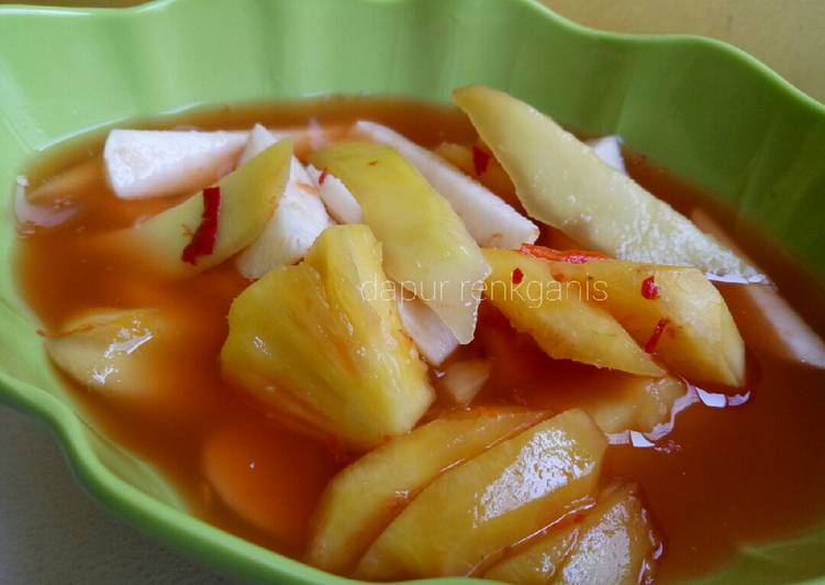 Asinan buah (mangga, nanas & bengkuang)
