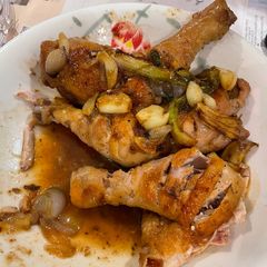 A picture of Chicken leg in spring onion ginger sauce.