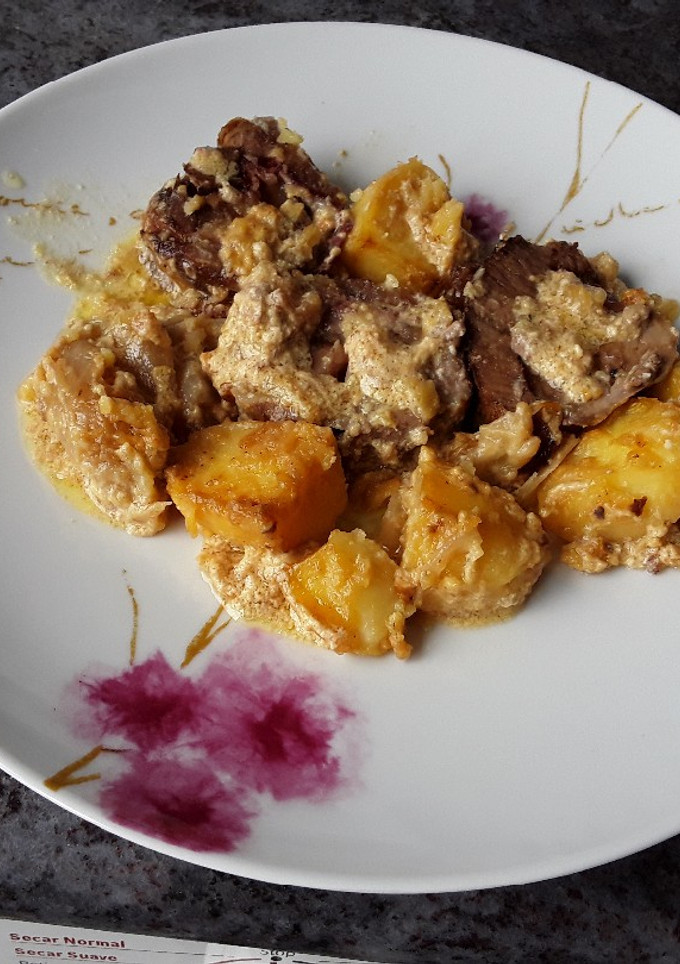 Una foto de Espaldilla de ternera Asturiana rellena