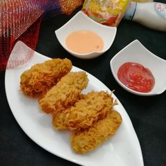 A picture of Potatoes Maggi roll.
