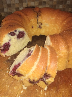 Una foto de Bizcochuelo/Budín súper sencillo y rápido! (Horno o essen)