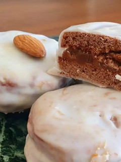 Una foto de Alfajores de chocolate 🍪
