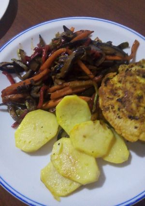 Una foto de Salteado de verduras en plancheta