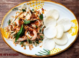 Hình của món Gỏi ngó sen tôm thịt.