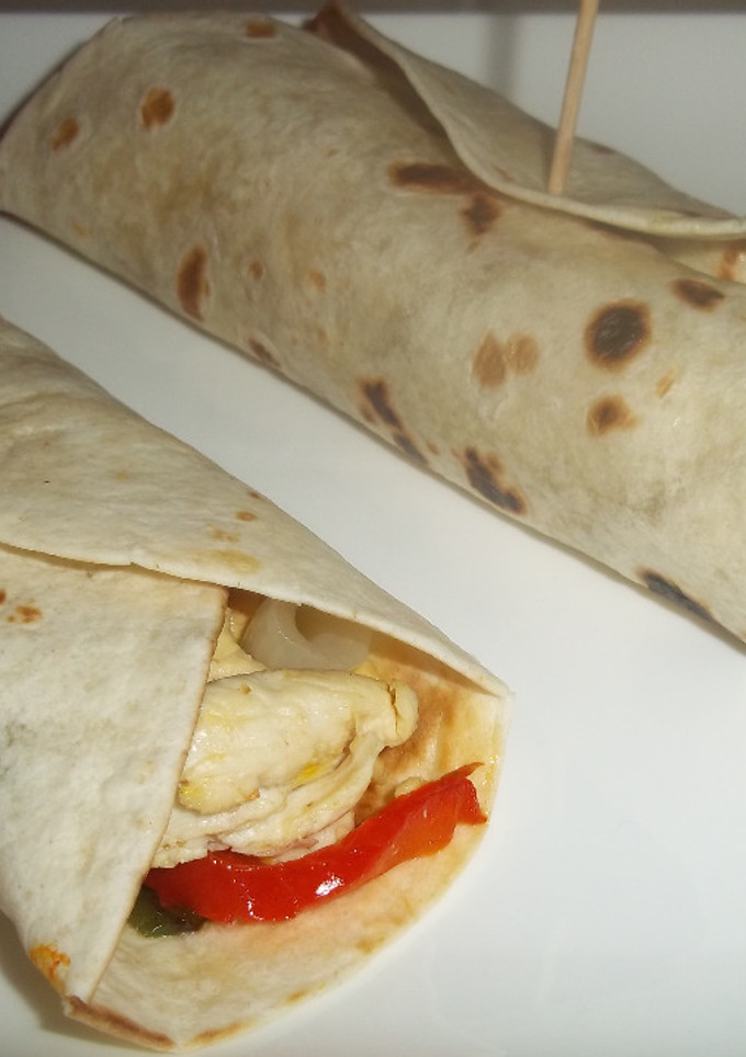 Una foto de Fajitas de solomillo de pollo y pimientos