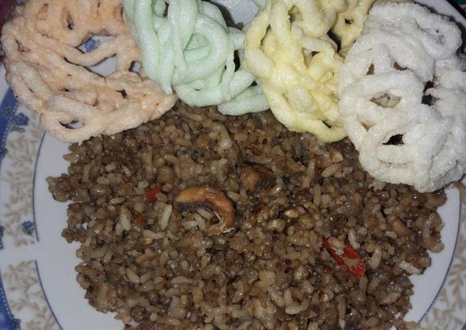 Resep Nasi tiwul goreng ikan asin pedas oleh erik bojone dwi spraytno
