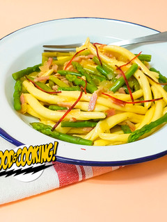 Una foto de Maccheroni a la Carbonara con Espárragos Trigeros