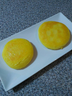 Una foto de Arepa pan de maíz con "mostaza"