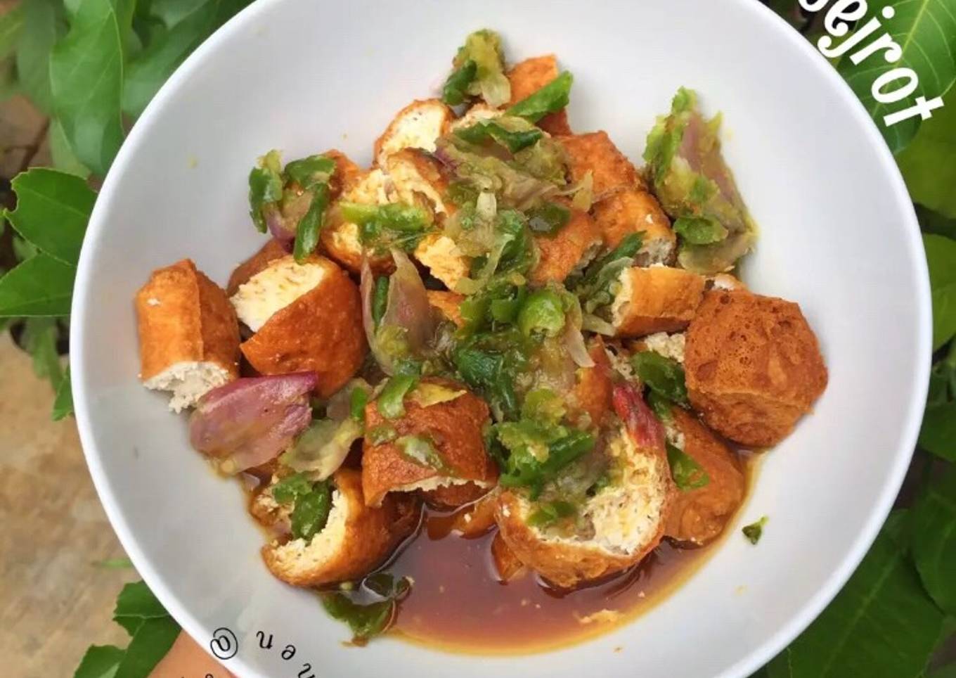 Tahu Gejrot Lontong