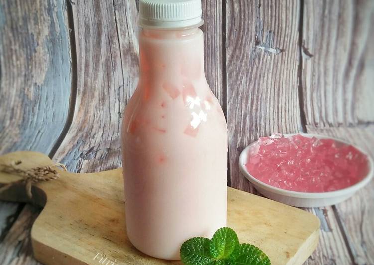 Resep Milky Jelly Strawberry | Cara Bikin Milky Jelly Strawberry Yang Enak Dan Lezat