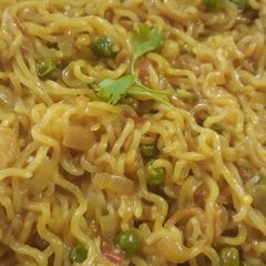 A picture of Fried maggi.