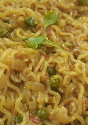 A picture of Fried maggi.