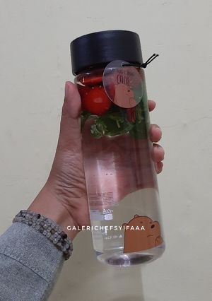 Foto resep Strawberry Infused Water