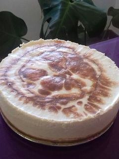 Una foto de Tarta helada de queso, chocolate y Baileys