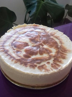 Una foto de Tarta helada de queso, chocolate y Baileys
