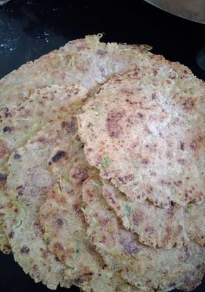 રાજગરા ના પરાઠા (Rajgira Paratha Recipe In Gujarati) રેસીપી મુખ્ય ફોટો