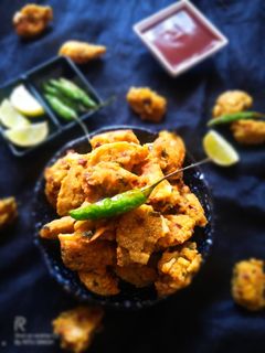 सूजी के पकोड़े(suji k pakode recipe in hindi) रेसिपी मुख्य फोटो
