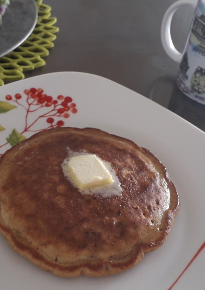 Una foto de Hot cake con nueces y almendras