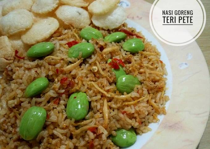 Cara Gampang Menyiapkan Nasi Goreng Teri Pete, Lezat Sekali