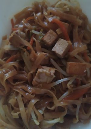 Una foto de Noodles veganos