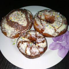 A picture of Glazed doughnuts.