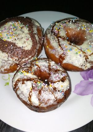 A picture of Glazed doughnuts.