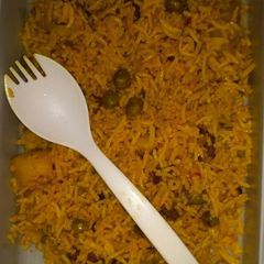 A picture of Aloo matar tehri.