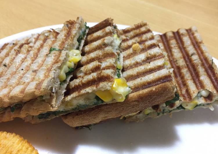 Easy Way to Make Delicious Spinach corn cheesy sandwich