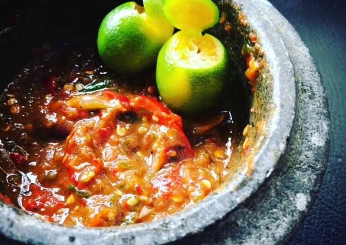 Bagaimana Memasak Sambal Belacan Cili Mentah Yang Nikmat