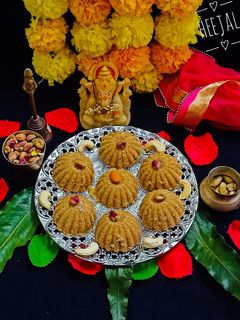 ભાખરી લાડુ (Bhakhari Ladoo Recipe In Gujarati) રેસીપી મુખ્ય ફોટો