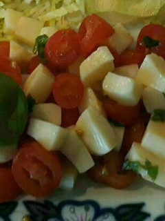 Una foto de Ensalada caprese. 🍅