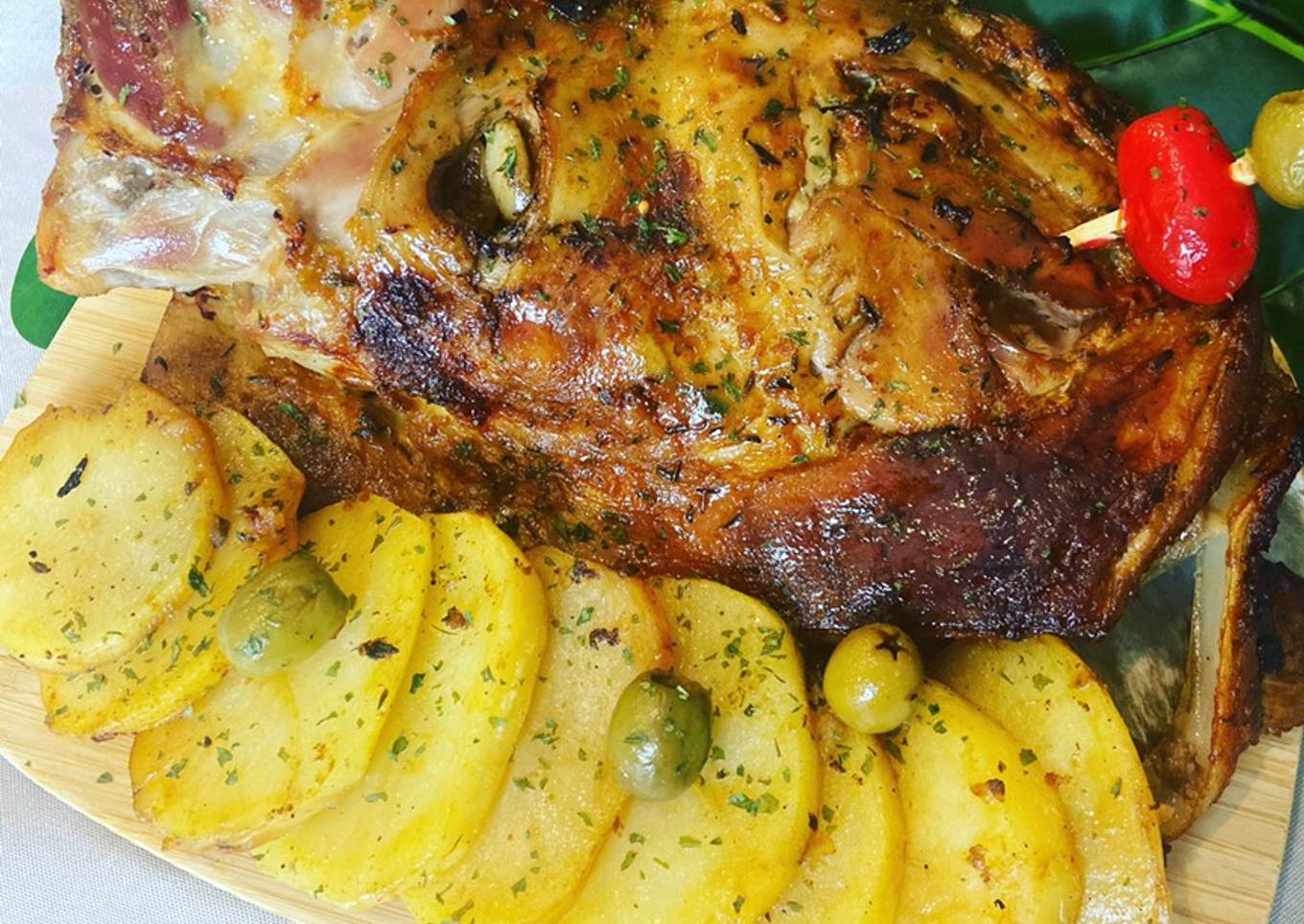 Épaule d’agneau aux pommes de terre fondante