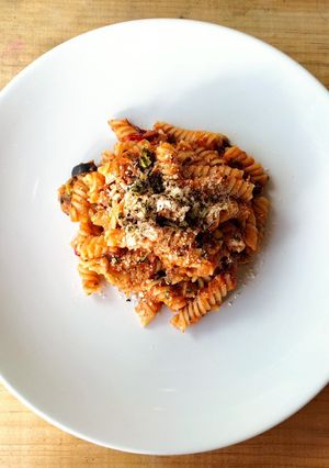 Una foto de Pasta a la Puttanesca Michi 🍝
