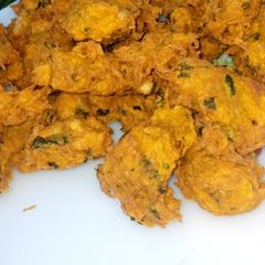 A picture of Crispy potato Lacha pakora.