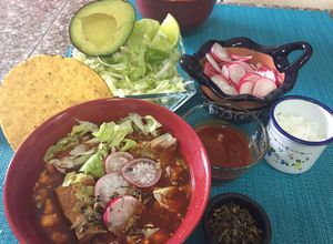 Una foto de Pozole 🍲/ low carb