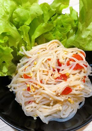 รูปของ ยำเส้นบุกเห็ดเข็มทอง (น้ำปลาร้า)