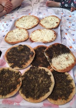 صورة لوصفة مناقيش زعتر وجبنه