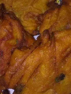 A picture of Onion fritters.