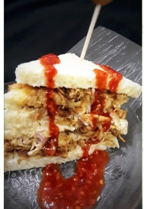 A picture of Chicken Vegetables Mayonnaise Sandwich.