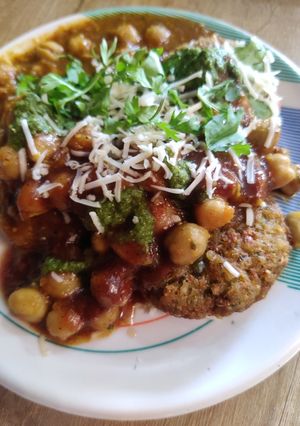 A picture of Crispy tikki chole.